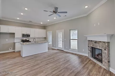 Living - 112 Bailey Cv, Canton, MS 39046 photo 1 of 4