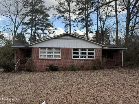 111 Highland Dr, Kosciusko, MS 39090