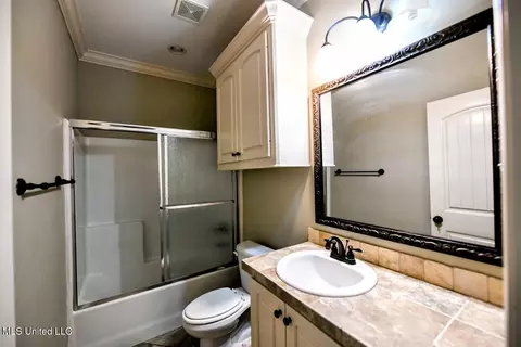 Bath - 115 Owen St, Madison, MS 39110 photo 2 of 3