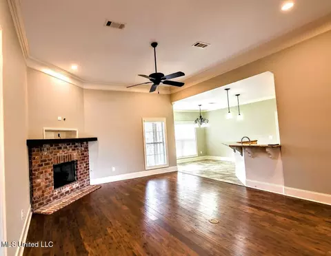 Living - 115 Owen St, Madison, MS 39110 photo 2 of 2