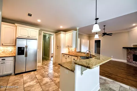 Kitchen - 115 Owen St, Madison, MS 39110 photo 2 of 3