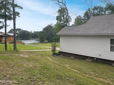 Exterior - 133 Camellia Cir, Florence, MS 39073 photo 4 of 6