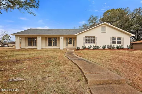 1201 Canterbury Ln, Clinton, MS 39056