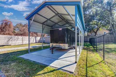 301 E First St, Long Beach, MS 39560 photo 7