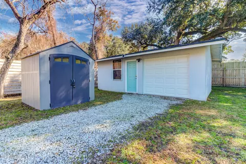 301 E First St, Long Beach, MS 39560 photo 6