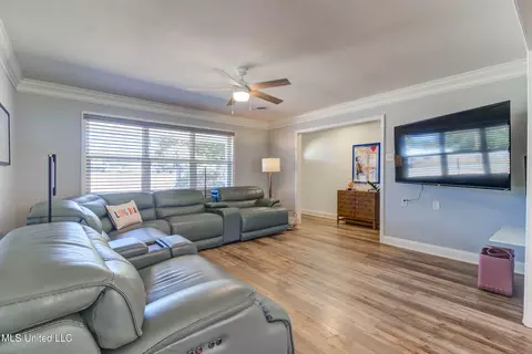 301 E First St, Long Beach, MS 39560 photo 19