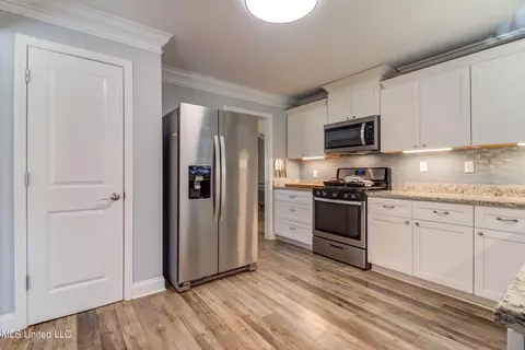 301 E First St, Long Beach, MS 39560 photo 5