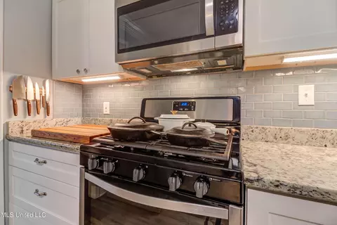 301 E First St, Long Beach, MS 39560 photo 8