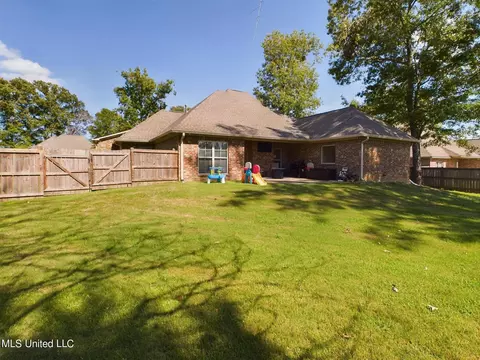 Exterior - 125 Trailbridge Xing, Canton, MS 39046 photo 6 of 8