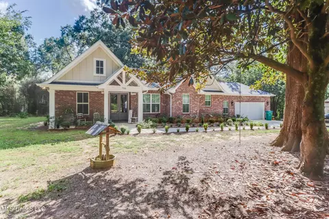 706 Jones Ave, Wiggins, MS 39577