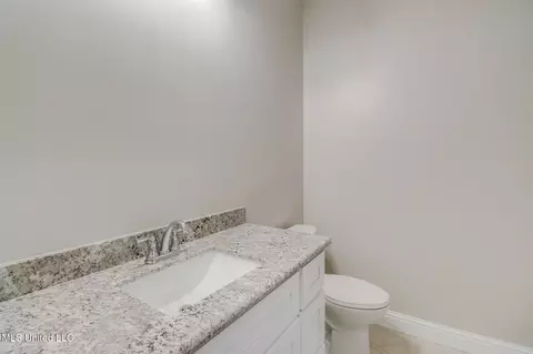 Bath - 706 Jones Ave, Wiggins, MS 39577 photo 2 of 4