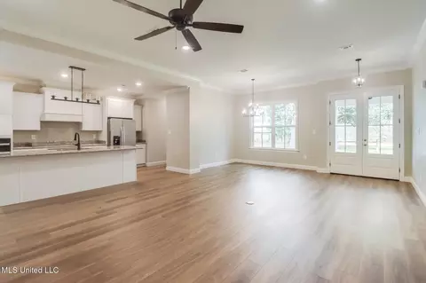 Living - 706 Jones Ave, Wiggins, MS 39577 photo 1 of 6