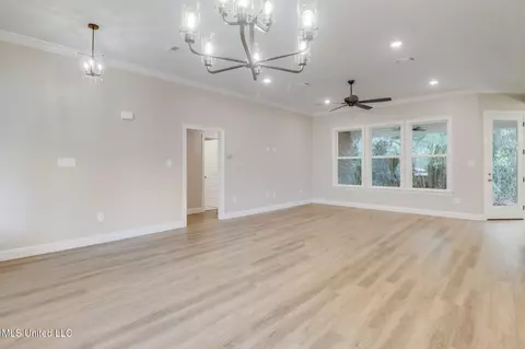 Living - 706 Jones Ave, Wiggins, MS 39577 photo 5 of 6