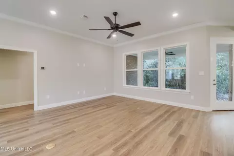 Living - 706 Jones Ave, Wiggins, MS 39577 photo 6 of 6