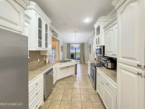 212 Pineleaf Cv, Brandon, MS 39047 photo 8
