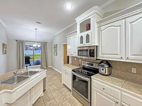 212 Pineleaf Cv, Brandon, MS 39047 photo 6