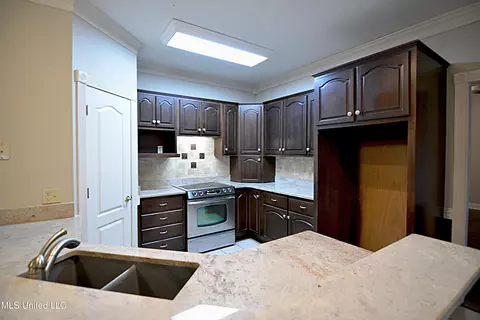 Kitchen - 1320 Wooten Rd, Nesbit, MS 38651 photo 1 of 4