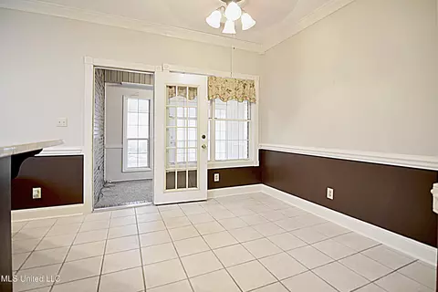 Dining - 1320 Wooten Rd, Nesbit, MS 38651 photo 2 of 3