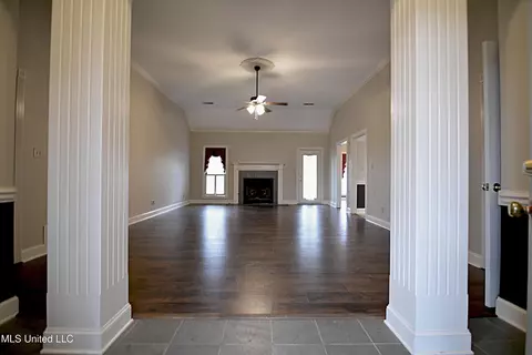 Entry Way - 1320 Wooten Rd, Nesbit, MS 38651 photo 1 of 1