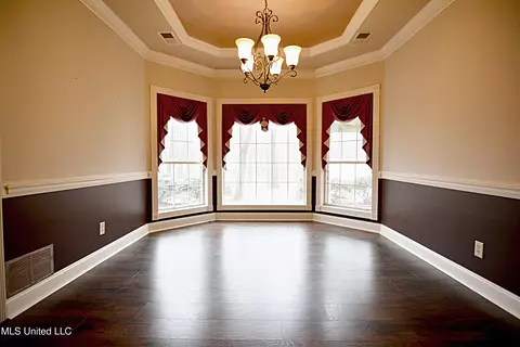 Dining - 1320 Wooten Rd, Nesbit, MS 38651 photo 1 of 3