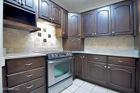 Kitchen - 1320 Wooten Rd, Nesbit, MS 38651 photo 3 of 4