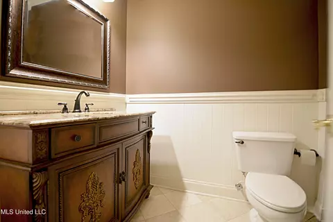 Bath - 1320 Wooten Rd, Nesbit, MS 38651 photo 4 of 6