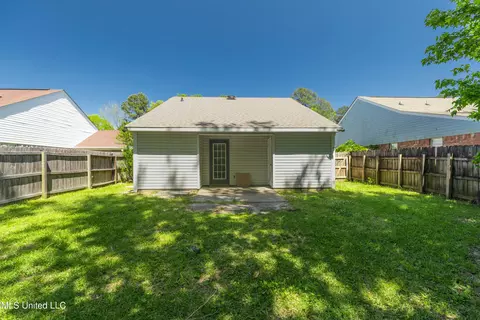 Exterior - 2031 Fox Hill Ln, Byram, MS 39272 photo 7 of 9
