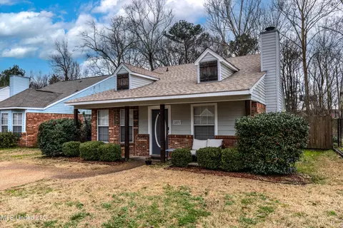 Exterior - 2031 Fox Hill Ln, Byram, MS 39272 photo 3 of 9