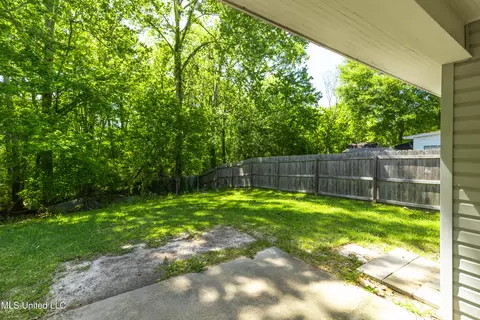 Exterior - 2031 Fox Hill Ln, Byram, MS 39272 photo 5 of 9