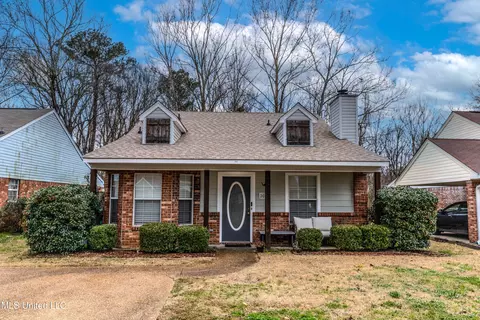 2031 Fox Hill Ln, Byram, MS 39272