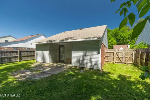 Exterior - 2031 Fox Hill Ln, Byram, MS 39272 photo 9 of 9