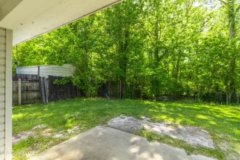 Exterior - 2031 Fox Hill Ln, Byram, MS 39272 photo 6 of 9