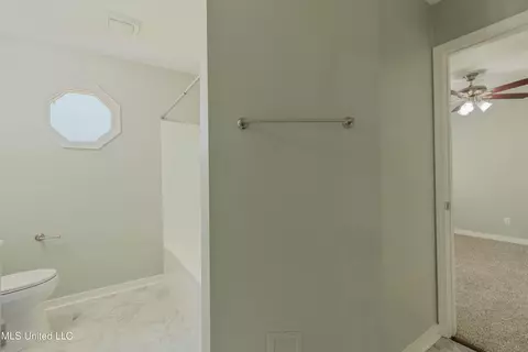 Bath - 2031 Fox Hill Ln, Byram, MS 39272 photo 1 of 5