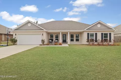 140 Saltmeadow Cir, Ocean Springs, MS 39564