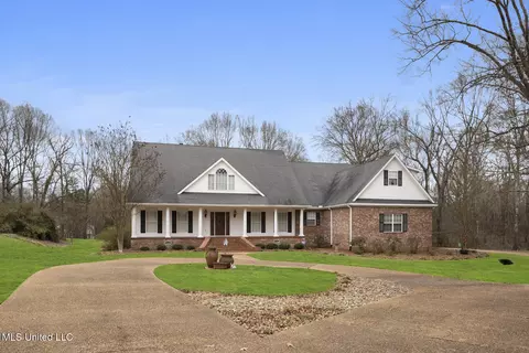 4 Greenhead Ln, Raymond, MS 39154
