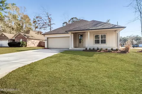 1080 Kalae Ct, Diamondhead, MS 39525 photo 2