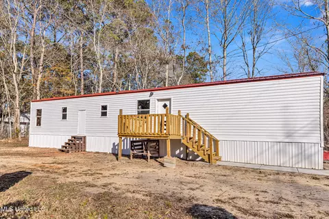 7813 Rockvale Dr, Gautier, MS 39553