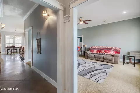 8817 Rivers End Rd, Moss Point, MS 39562 photo 5