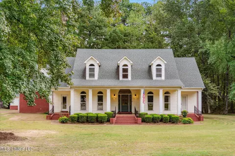 6720 Autumn Oaks Dr, Olive Branch, MS 38654