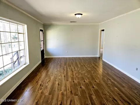 Living - 4351 Forest Park Dr, Jackson, MS 39211 photo 1 of 4