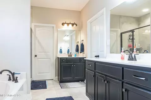 Entry Way - 302 Eagle View Dr, Senatobia, MS 38668 photo 2 of 2