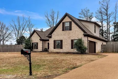 302 Eagle View Dr, Senatobia, MS 38668