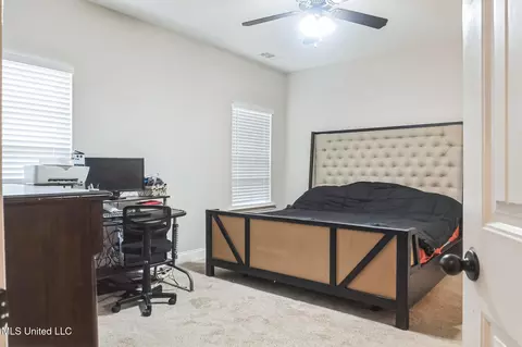 Bedroom - 302 Eagle View Dr, Senatobia, MS 38668 photo 2 of 4