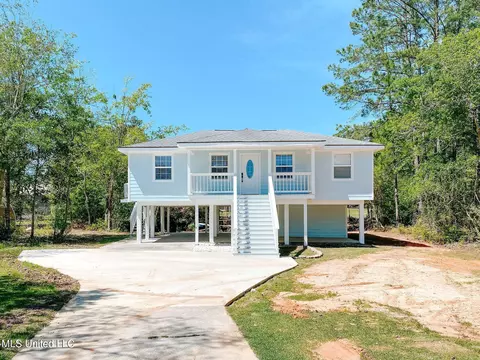 15032 Pawnee Pl, Kiln, MS 39556