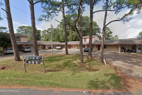 6519 Jasmine St, Moss Point, MS 39563 photo 2