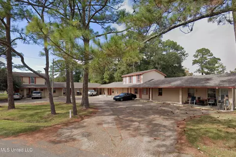 6519 Jasmine St, Moss Point, MS 39563
