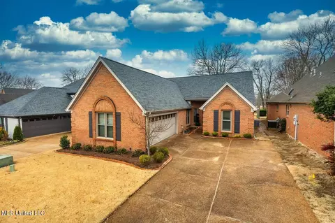 6480 Masters Dr, Olive Branch, MS 38654