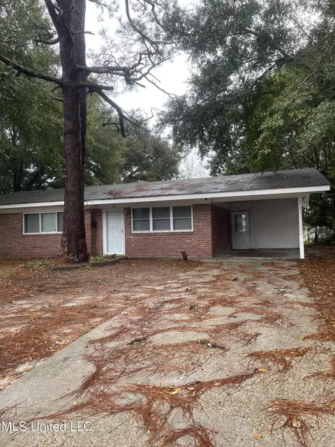17 30th St, Gulfport, MS 39507