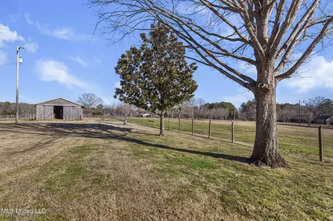 Exterior - 914 Ratliff Ferry Rd, Canton, MS 39046 photo 10 of 29