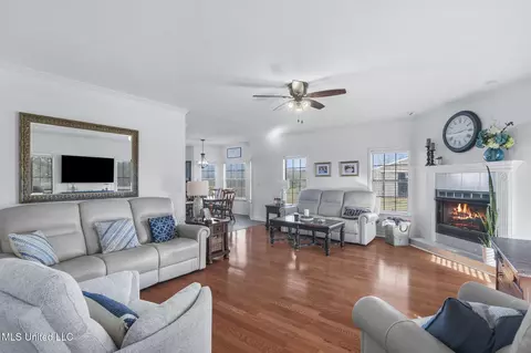 Living - 914 Ratliff Ferry Rd, Canton, MS 39046 photo 1 of 3
